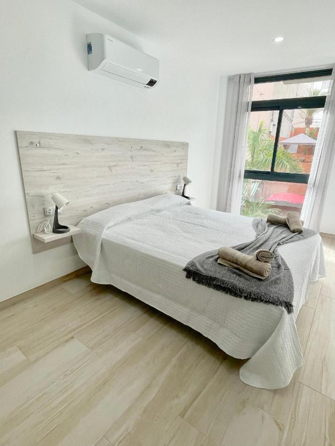 Island Suites Arona  Exterior foto