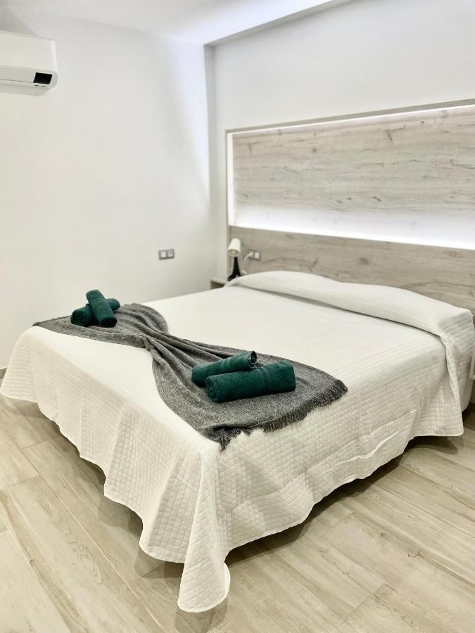 Island Suites Arona  Exterior foto