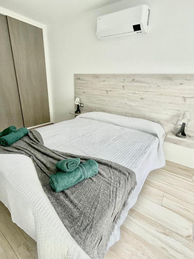 Island Suites Arona  Exterior foto