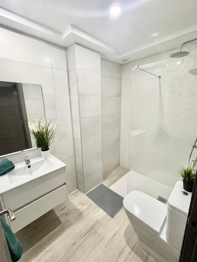 Island Suites Arona  Exterior foto