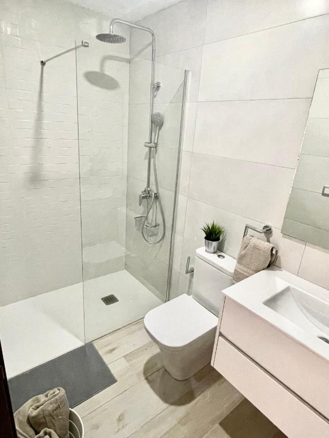 Island Suites Arona  Exterior foto