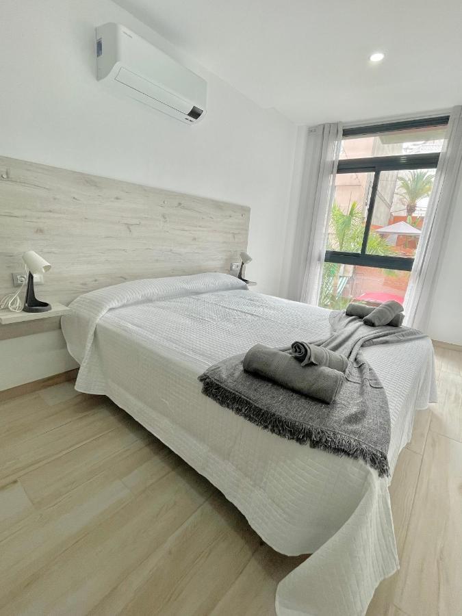 Island Suites Arona  Exterior foto